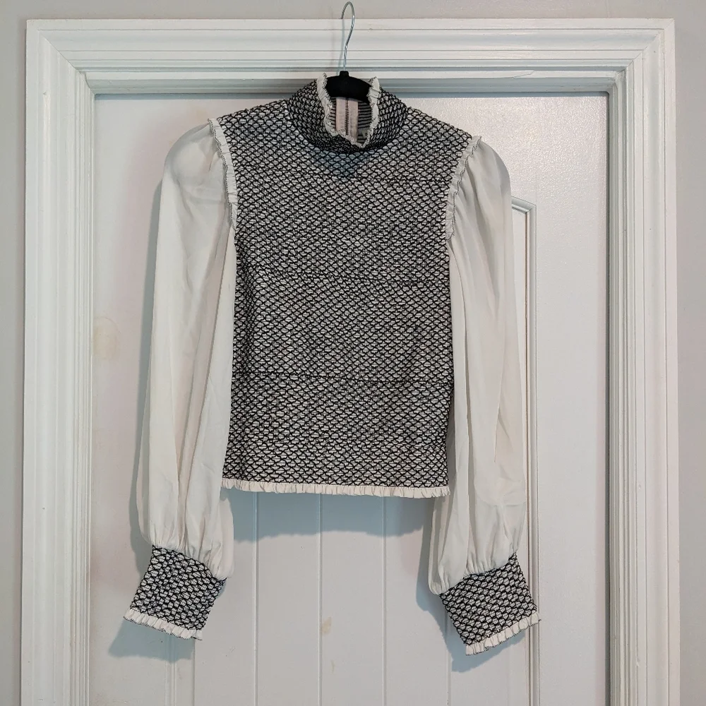 Alice + Olivia Black and White Patterned Top - Picture 2 of 8